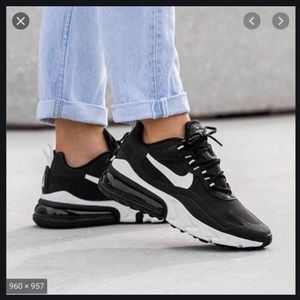 Nike Air React 270- women’s 7.5